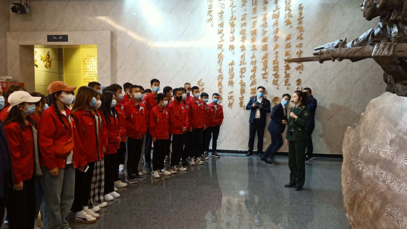 讲解.jpg 讲解.jpg